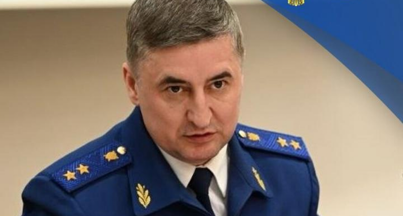 Блокираторы и цепочки перекрыли дворы двух саратовских многоэтажек без всяких документов