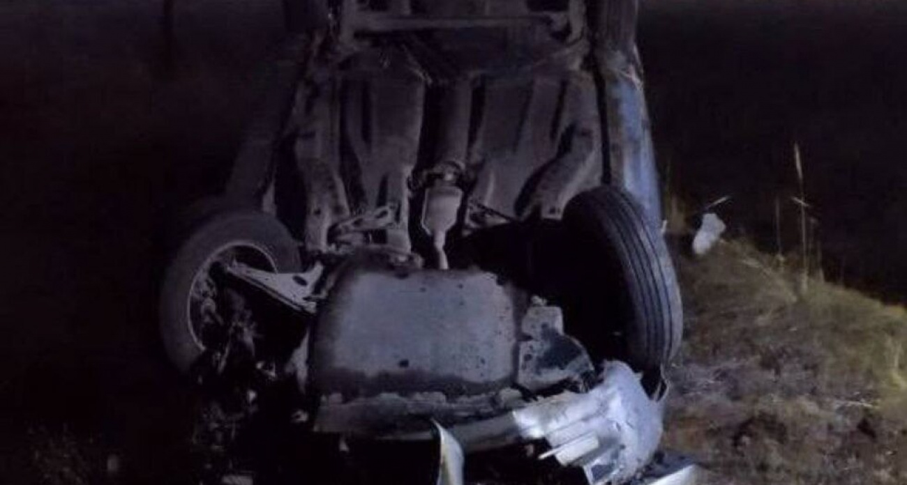 52-летний водитель Opel погиб, перевернувшись на крышу на полевой дороге под Солянкой
