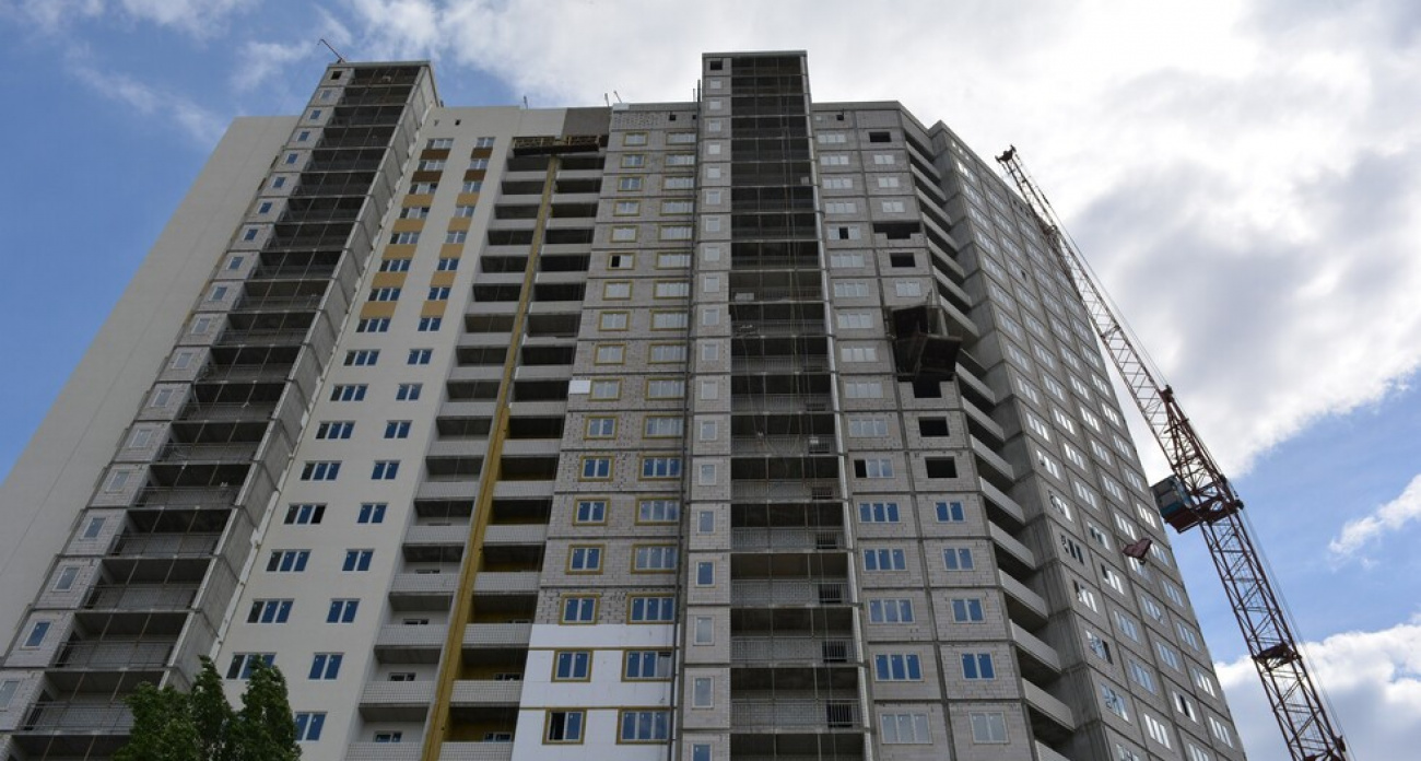 Саратовская область упала на 10-е место в ПФО: строительство жилья рухнуло на 32,8%