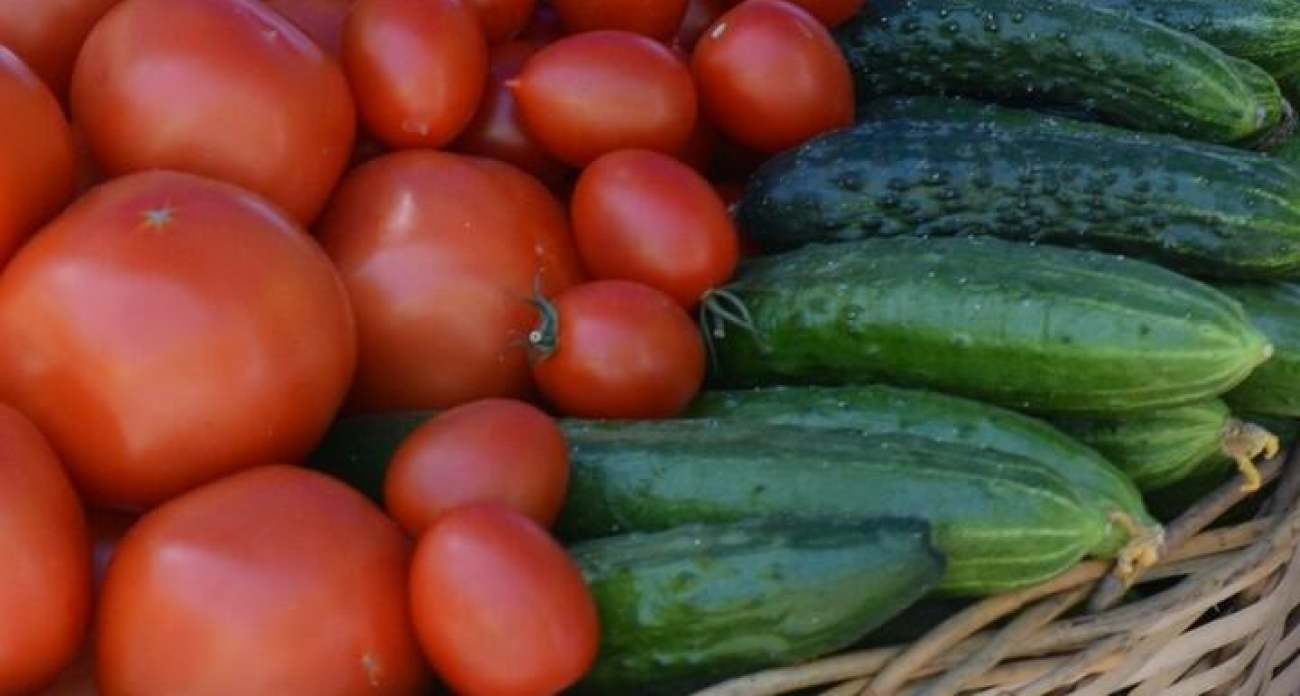 Помидоры взлетели на 7,5%, огурцы — на 4,5%: Саратовстат зафиксировал ценовой скачок
