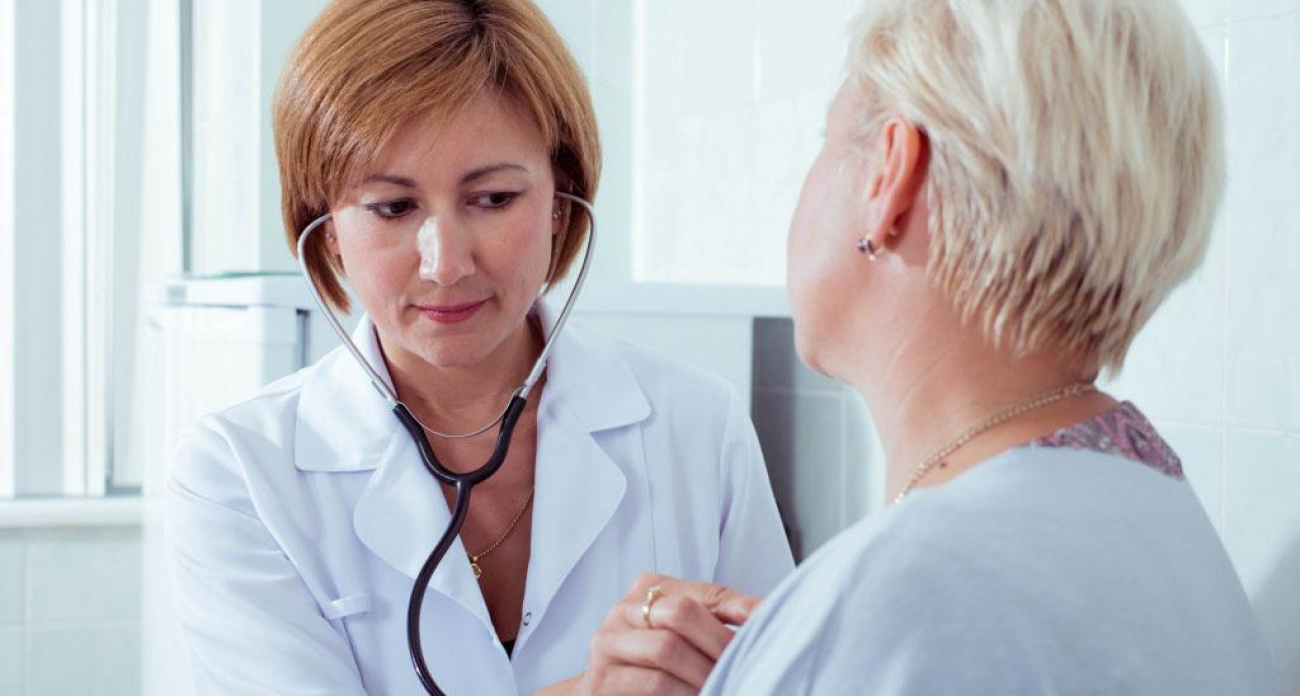 Поликлиники Саратова сократят работу до 5 часов в ноябрьские праздники: когда успеть к врачу