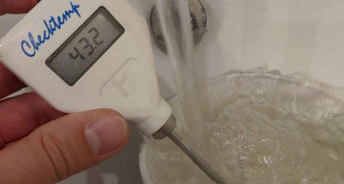 Вместо 60 градусов — только 43: жители дома на Посадского получали некачественную горячую воду