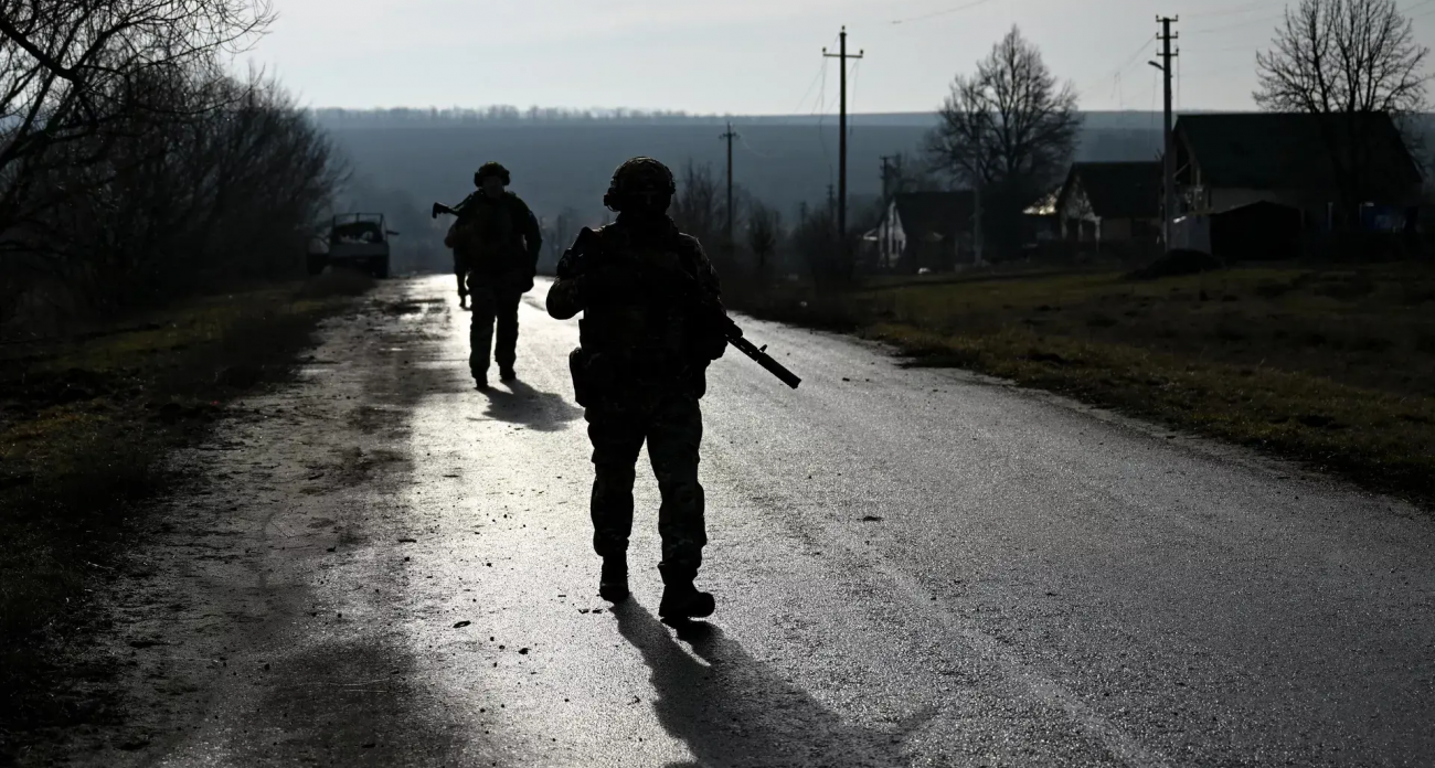 «Это самоубийство»: окруженные в Красноармейске боевики ВСУ сдались после обмана командования