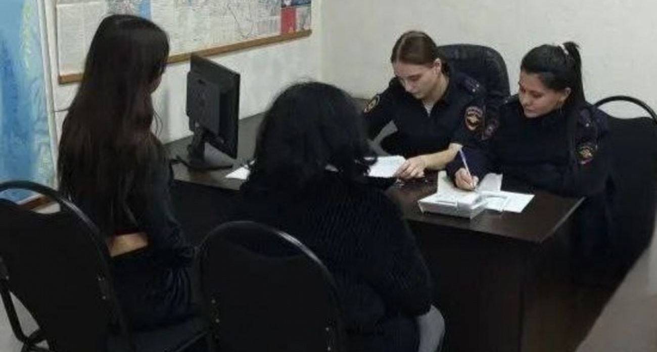 15-летнюю школьницу поставят на учет в полиции за "Аллаху акбар" в православном храме