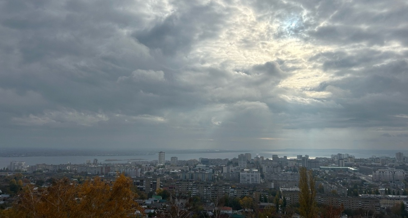 Саратовцев ждет утренний туман и перепады температур от -7 до +8 градусов