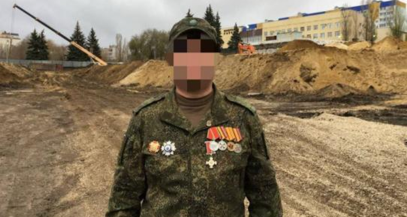 Боец с передовой поблагодарил саратовцев за защиту школы от профессиональных провокаторов