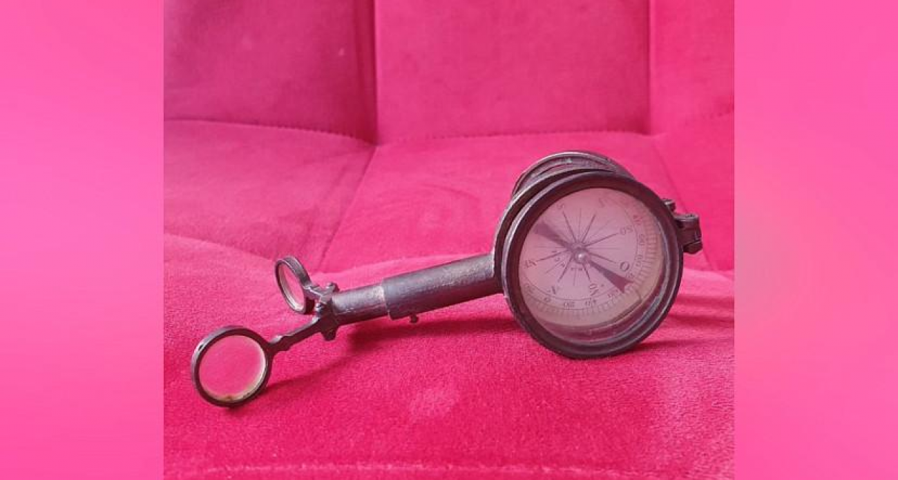 Модель «Крузенштерна» и французский компас XIX века продают за 5 миллионов без документов