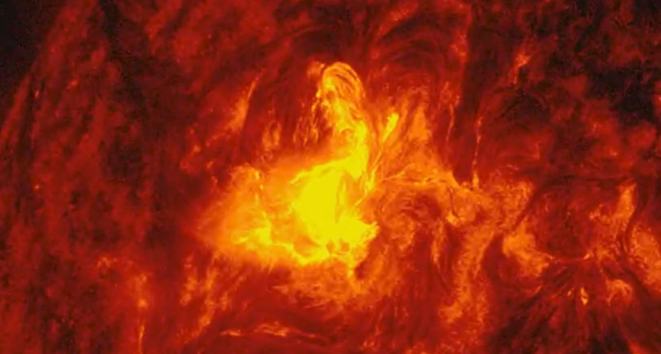 Три солнечные вспышки класса Х впервые с июня обрушат на Землю магнитную бурю G4