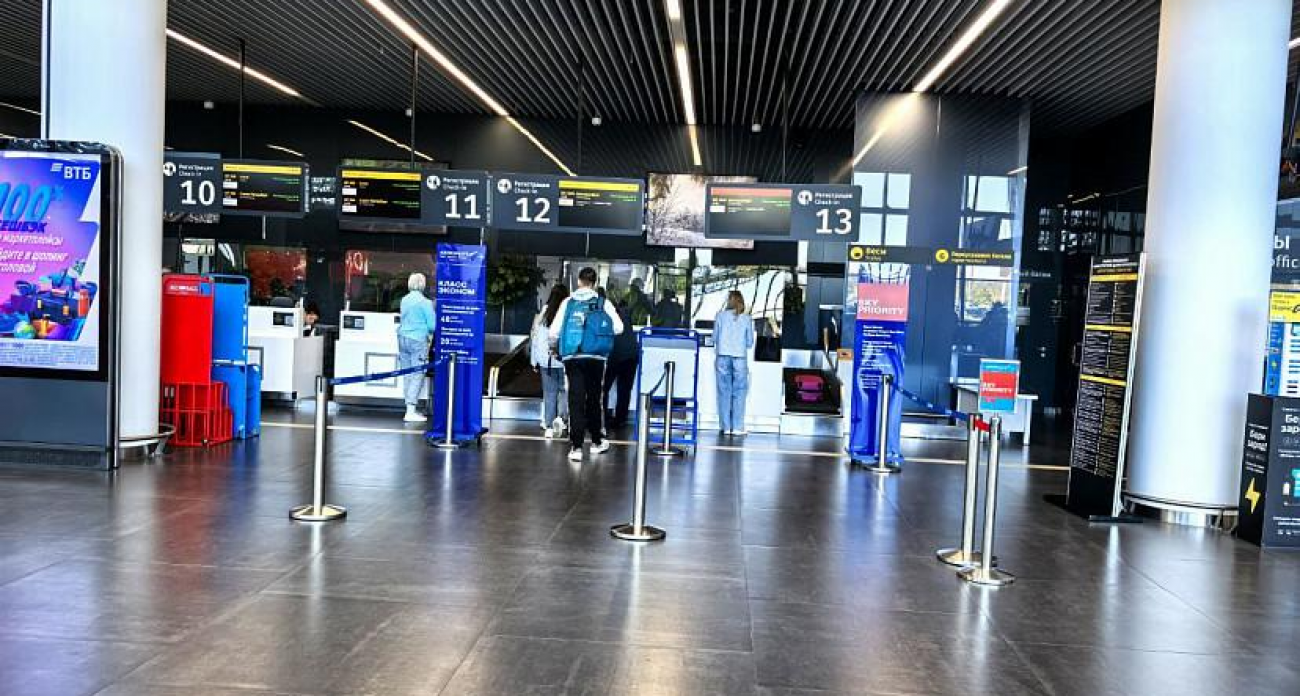 Аэропорт «Гагарин» в Саратове закрывался дважды за ночь: рейс из Питера экстренно сел в Москве