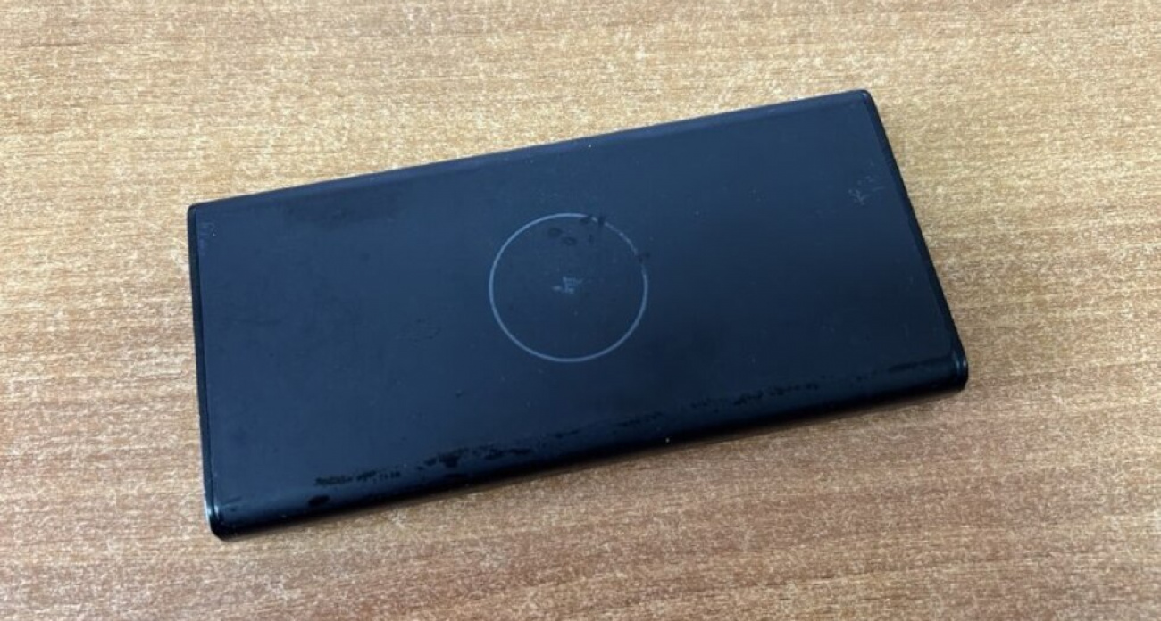 Пауэрбанк загорелся у изголовья кровати: 18-летняя саратовчанка получила ожоги рук