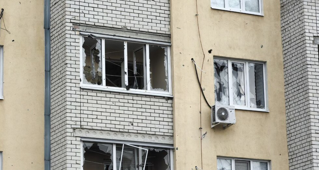 Ночная атака дронов на Саратов: двое в больнице, выбиты окна в жилых домах