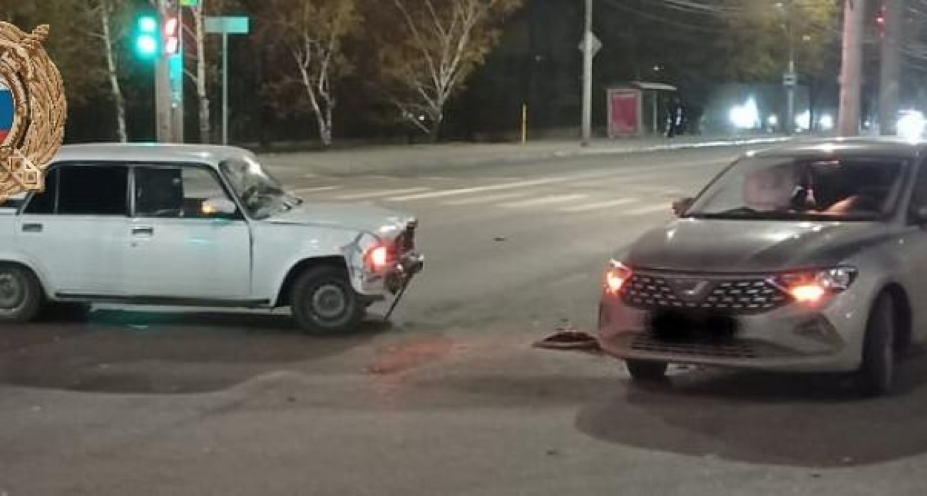 Несовершеннолетний водитель ВАЗ-2107 устроил ДТП: 16-летняя девушка госпитализирована