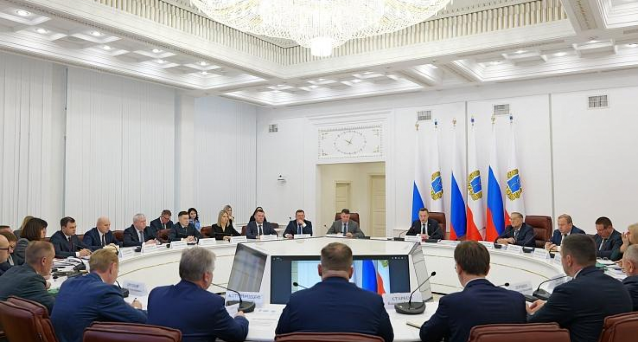 Бусаргин взял на личный контроль выплаты жителям поврежденного дома после атаки БПЛА 8 ноября