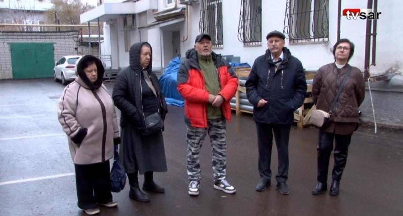 Многоэтажка в центре Саратова может остаться без крыши на всю зиму