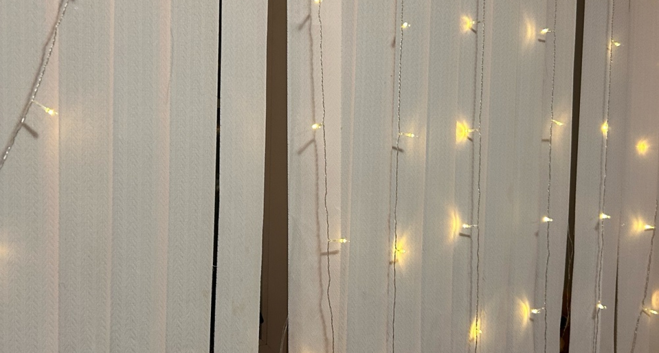 Забытые жалюзи засияют как новые: простой трюк на 5 минут без усилий и химии