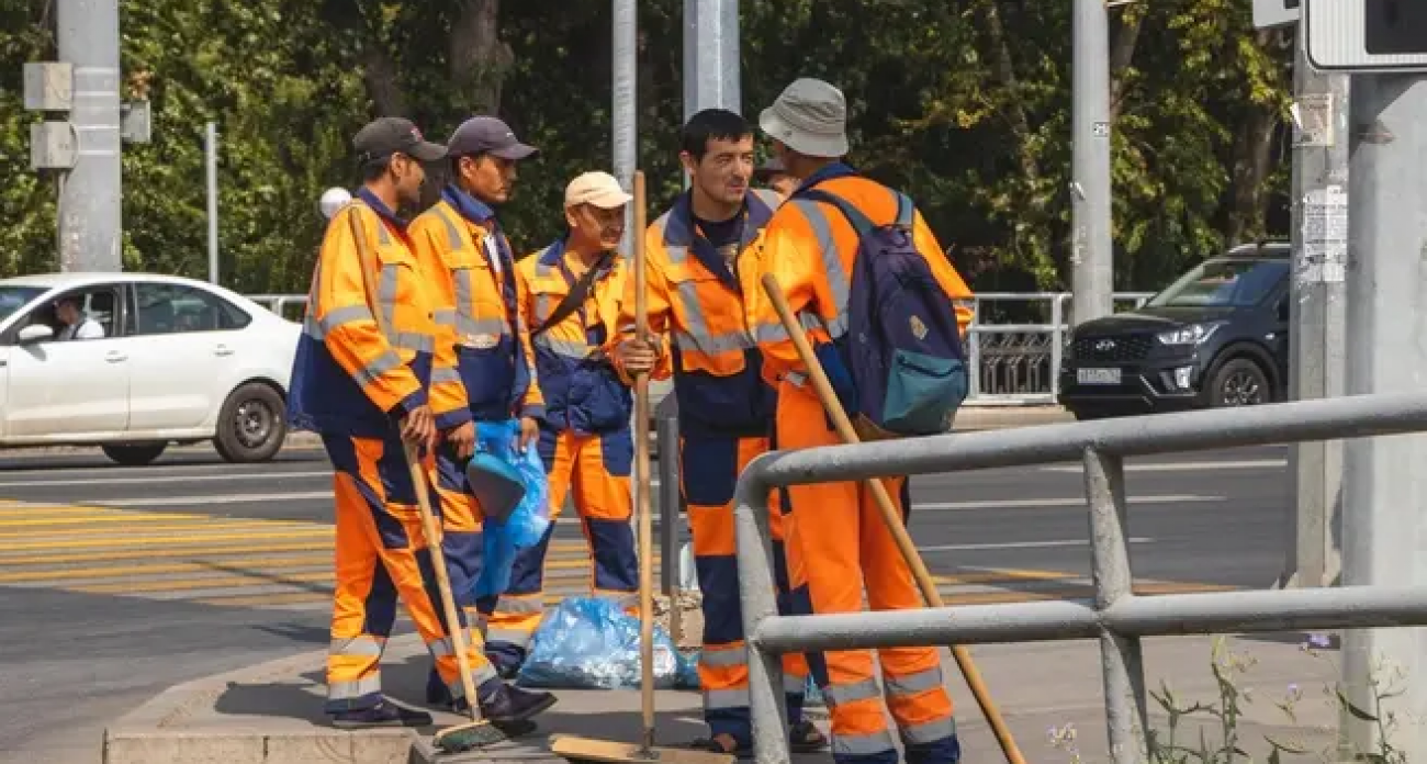 Мигранты в Саратовской области будут платить на 866 рублей больше: патент подорожает до 9423 рублей