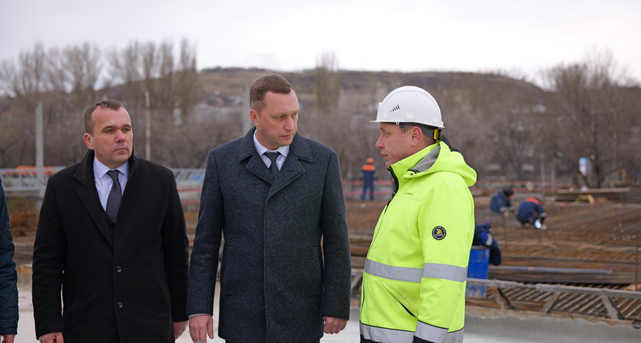 Бусаргин проверил путепровод: бетонная заливка идет при минус без нарушений