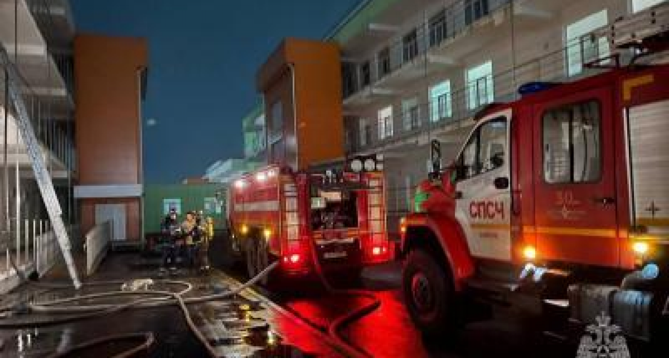 Сгоревшие боксы инфекционной больницы в Саратове не восстановят: ущерб от пожара не могут оценить неделю