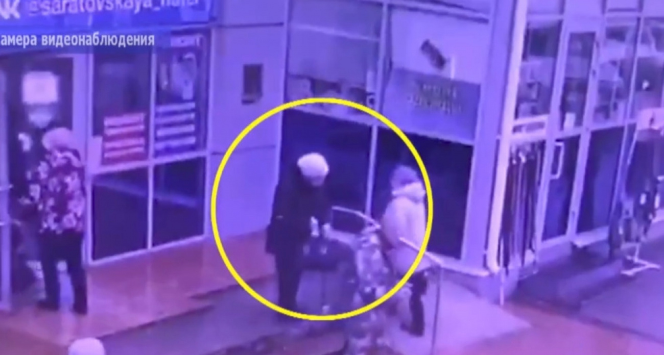 "40 шагов до могилы денег": волгоградская "ведунья" выманила у пенсионерки 256 тысяч рублей ниткой