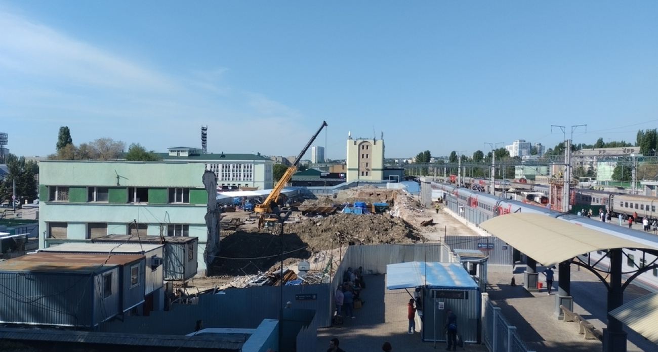 Генподрядчик реконструкции саратовского вокзала полгода игнорирует предписания Ростехнадзора и получил четвертый штраф