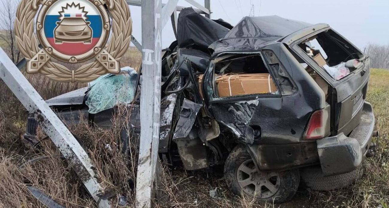 24-летний водитель ТагАЗ врезался в опору ЛЭП под Балаково и попал в больницу