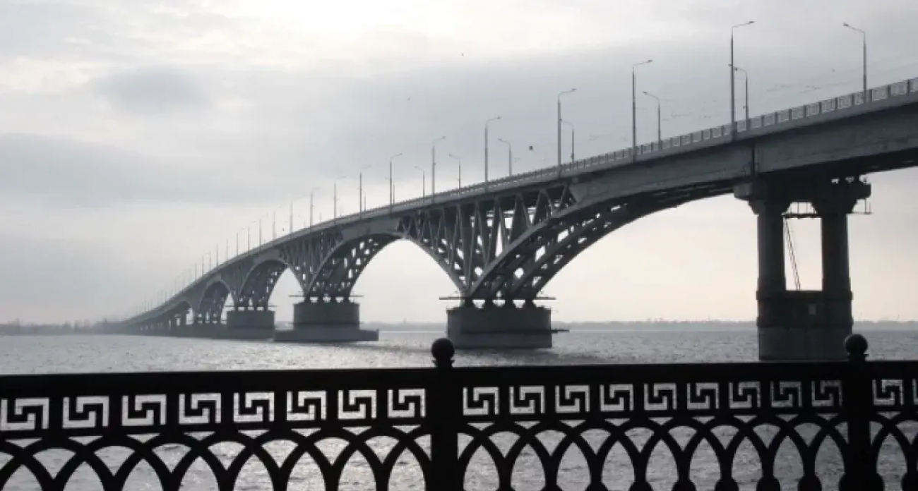 «Новый арт-объект»: почетный гражданин Саратова оценил обновленную набережную