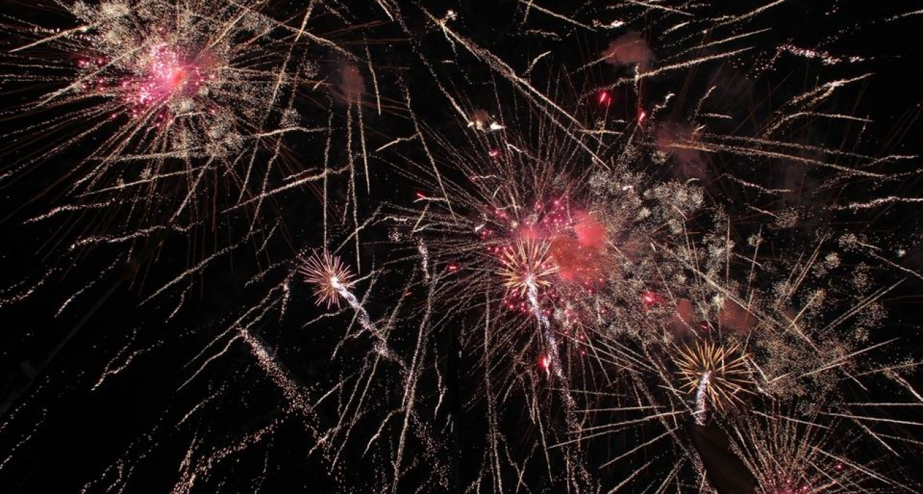Из-за СВО в Саратовской области запретили новогодние салюты: штрафы за фейерверки во дворах