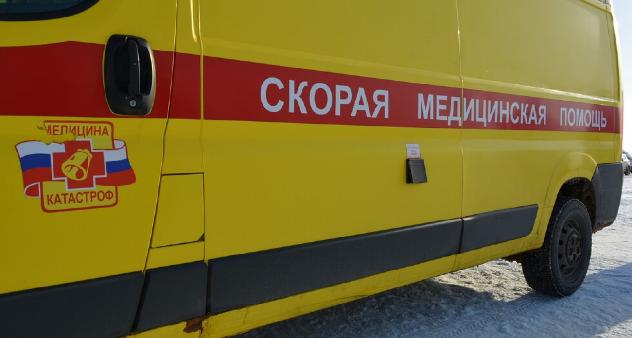 46-летняя женщина отравилась дымом при пожаре деревянного дома в Саратове