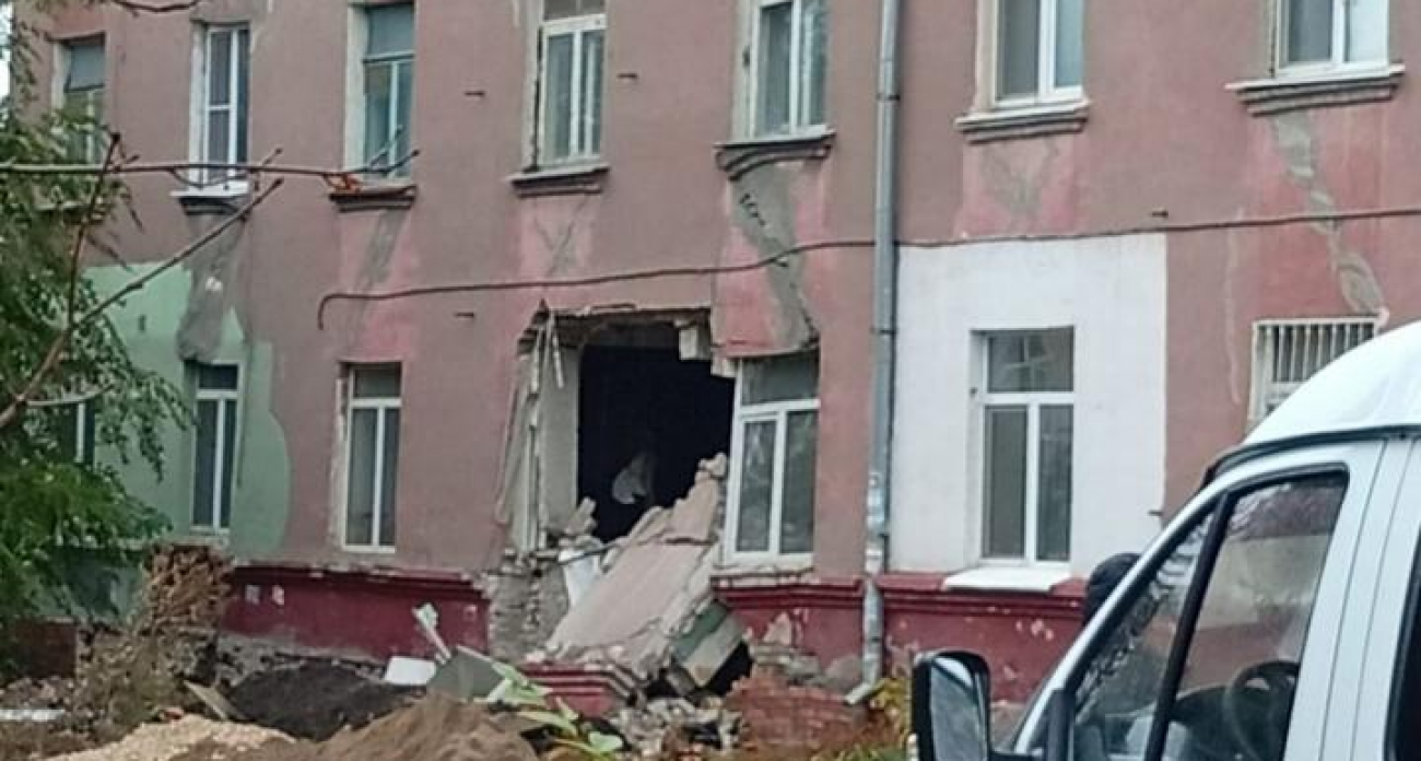 Деньги из бюджета-2026 пустят на расселение дома с обрушившейся стеной на Крымской