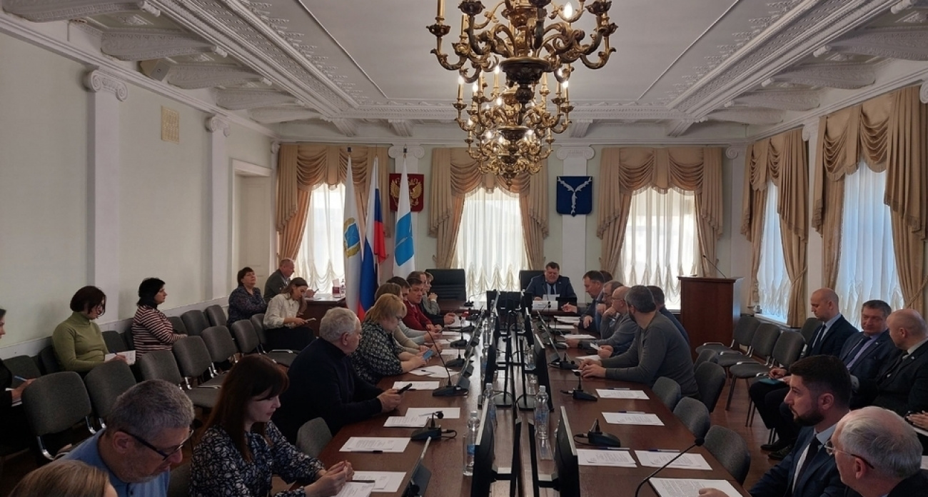 Платные парковки Саратова за 5 месяцев принесли всего 2,7 млн рублей при 226 местах