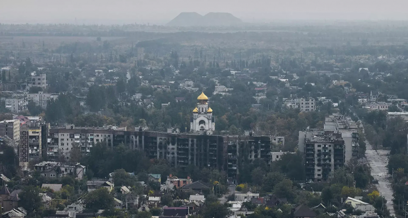 Дважды под дронами ВСУ: житель Красноармейска показал, что безоружен, но его всё равно атаковали