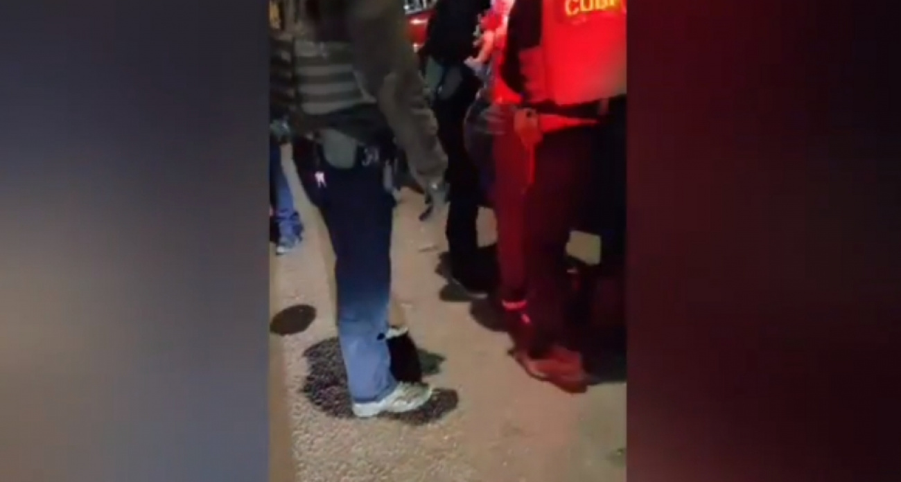 Водитель Ford Mustang без номеров дважды напал на одного и того же инспектора ДПС