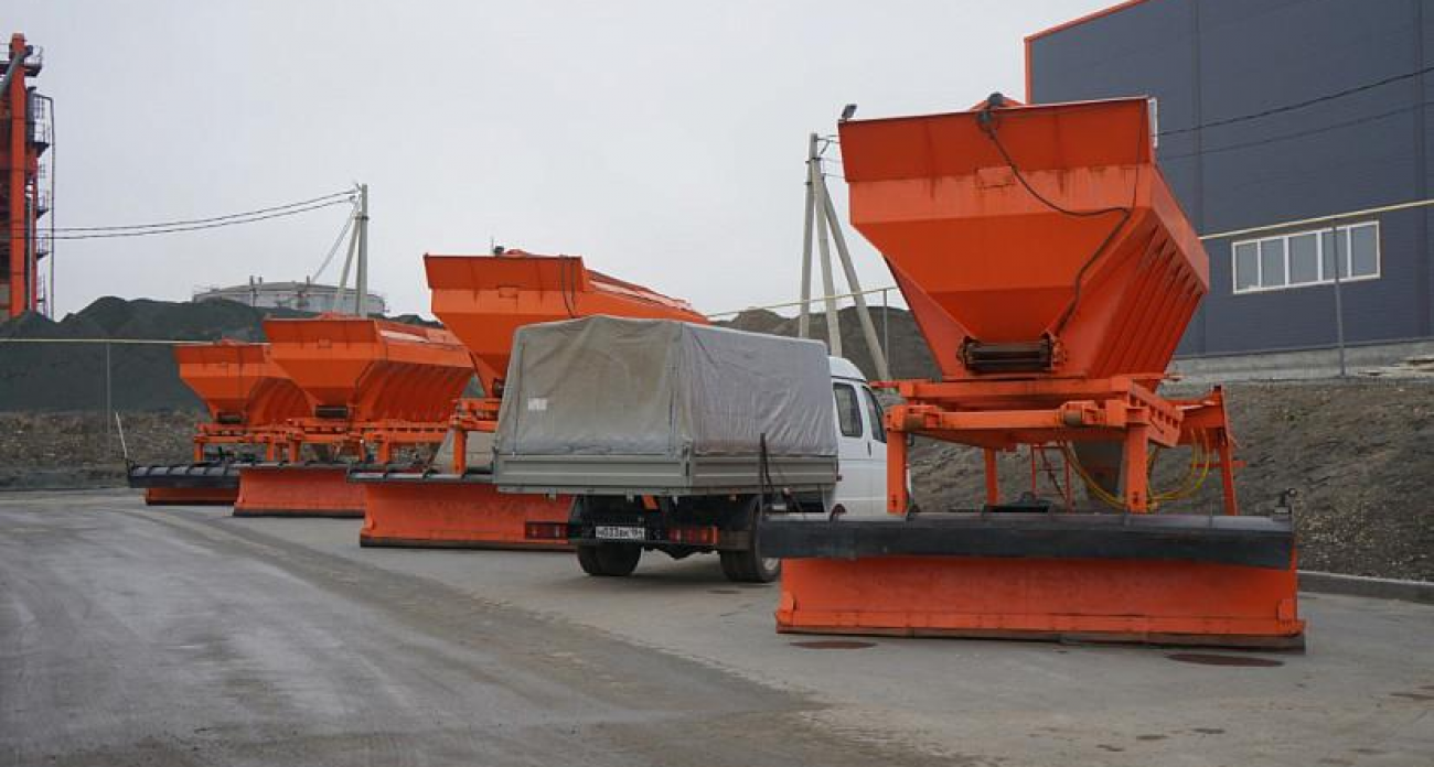 58 единиц спецтехники готовы к зиме: проверка 77 км транзитных дорог Саратова