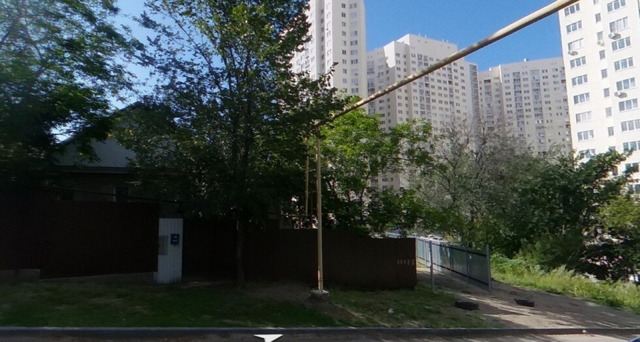 В Саратове владелец сносит частный дом ради расширения платной парковки на 78 квадратах