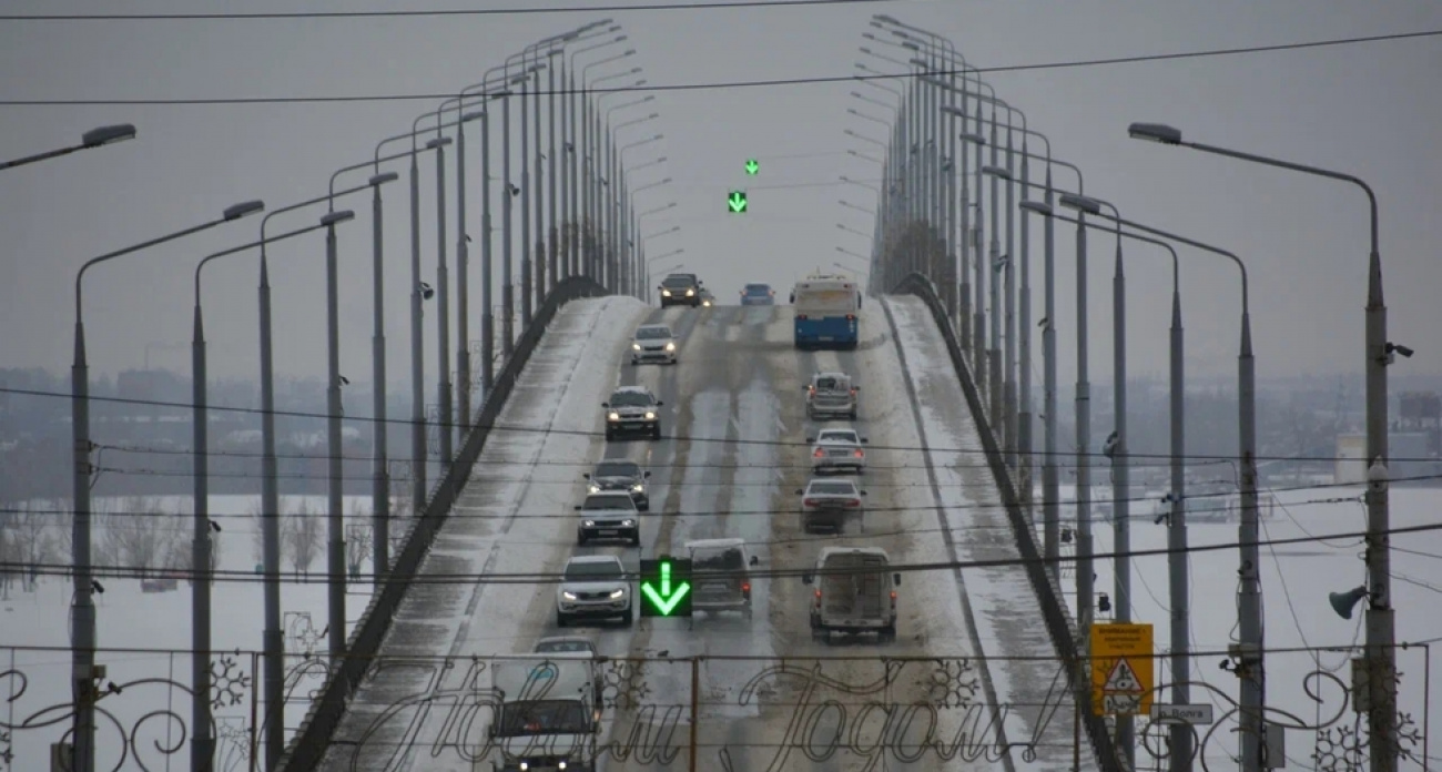 За подсчет машин на 104 перекрестках Саратовской области, включая мост Саратов-Энгельс, заплатят 14,3 миллиона рублей