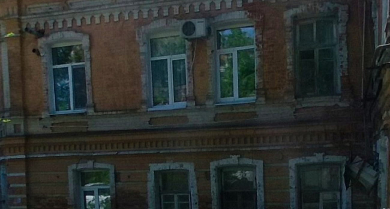 Мэр Саратова решил снести часть памятника XIX века через полгода после включения в реестр