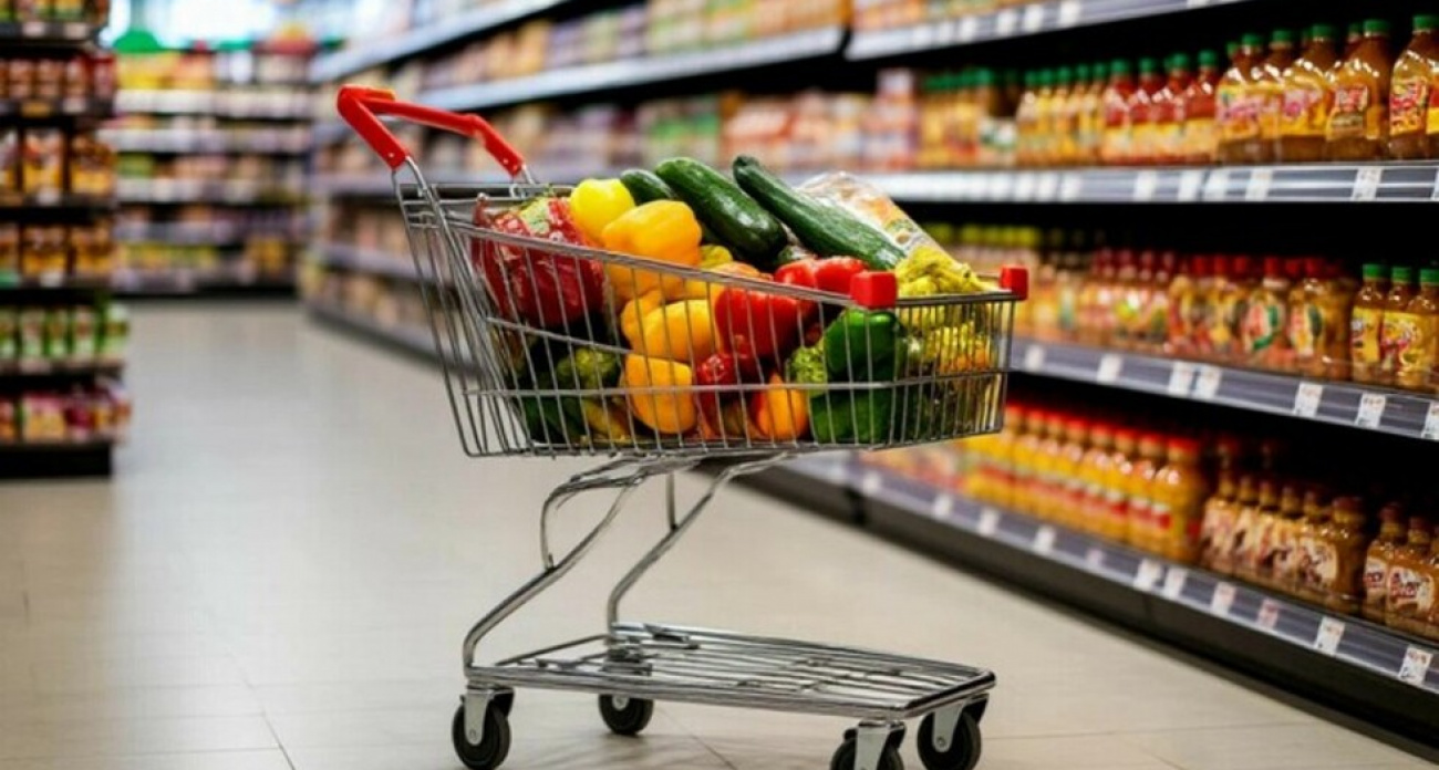 Огурцы подорожали на 4%, а капуста подешевела на 2%: как изменились цены на продукты в Саратовской области