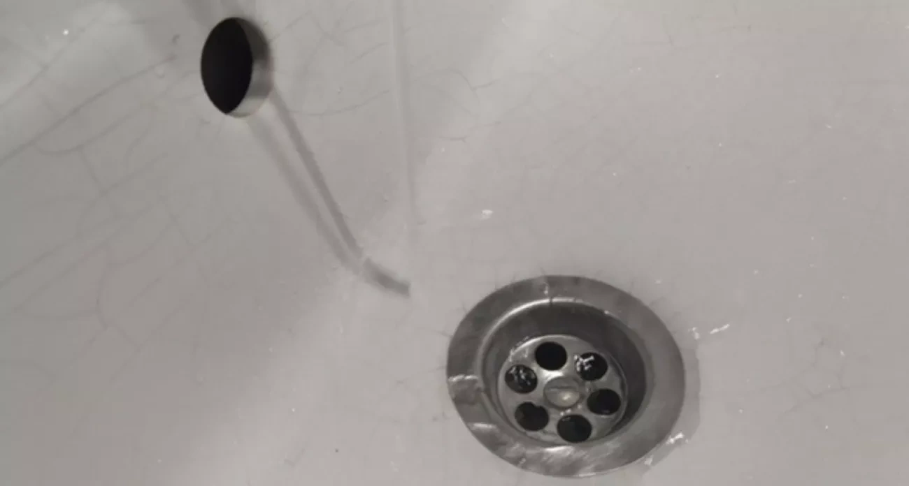 Авария водопровода в четырех районах и смерть актрисы Ксении Качалиной: главные новости за 3 декабря в Саратове