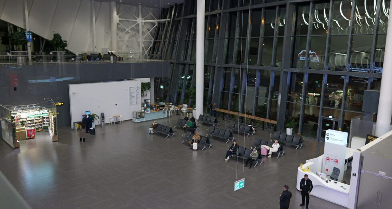 Аэропорт "Гагарин" экстренно закрыт в Саратове: жителям разослали SMS об угрозе БПЛА