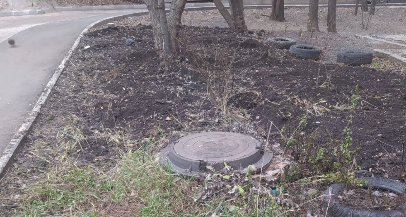 "Водоканал" 12 дней игнорирует затопление подвала канализацией на Одесской: жильцы задыхаются от зловония