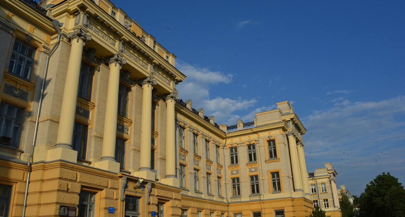 В Саратове 180 добровольцев будут тестировать препарат от рака из ядовитого растения