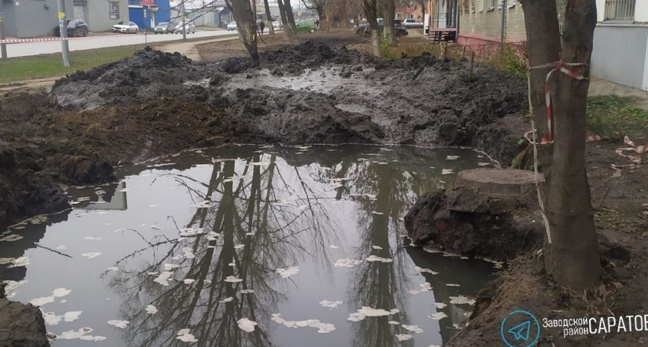 Пятиэтажка на Ново-Астраханском шоссе тонет: "Саратовводоканал" бросил дом с затопленным подвалом