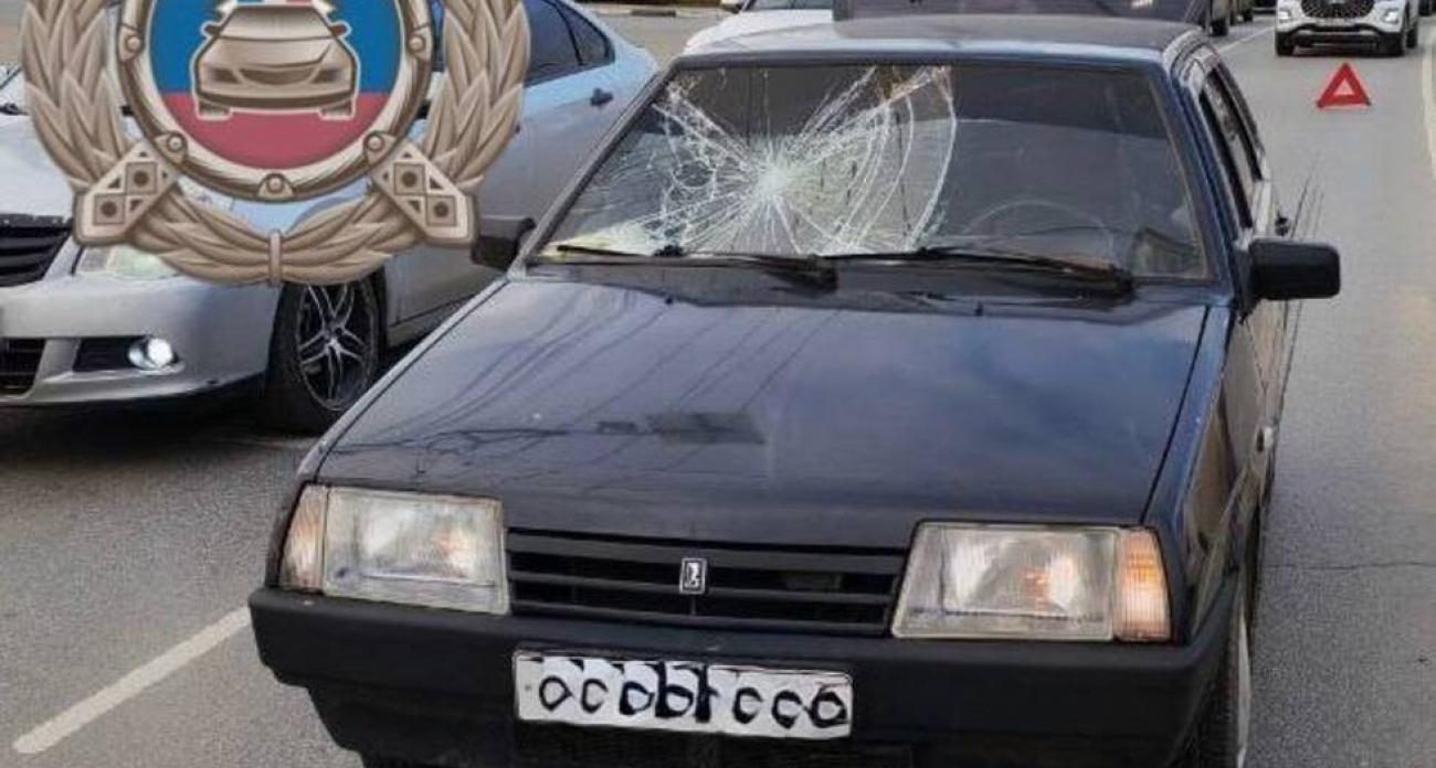 20-летний водитель ВАЗ сбил женщину на Лесозаводской в Энгельсе: пострадавшая госпитализирована