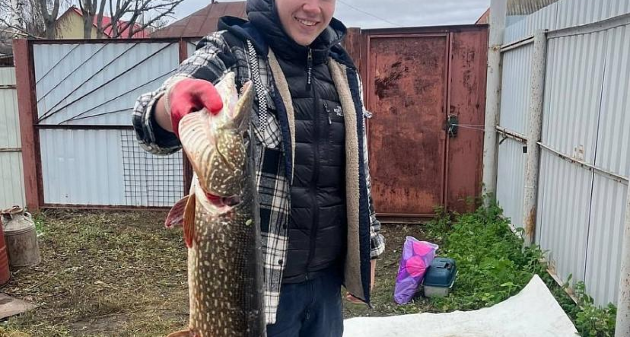 Щука на 5,6 кг и «куча сходов»: саратовцы ловят последних хищников перед ледоставом