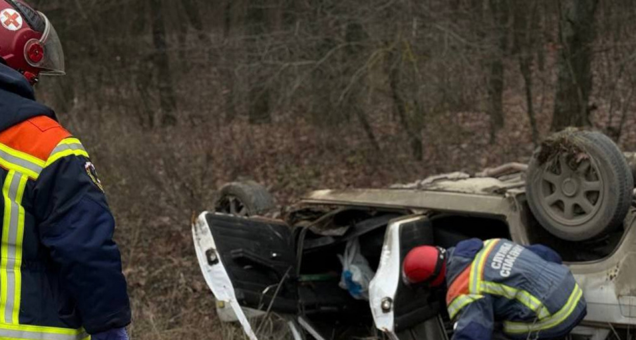 ВАЗ и Lada столкнулись у детского лагеря: 22-летний и пенсионер госпитализированы