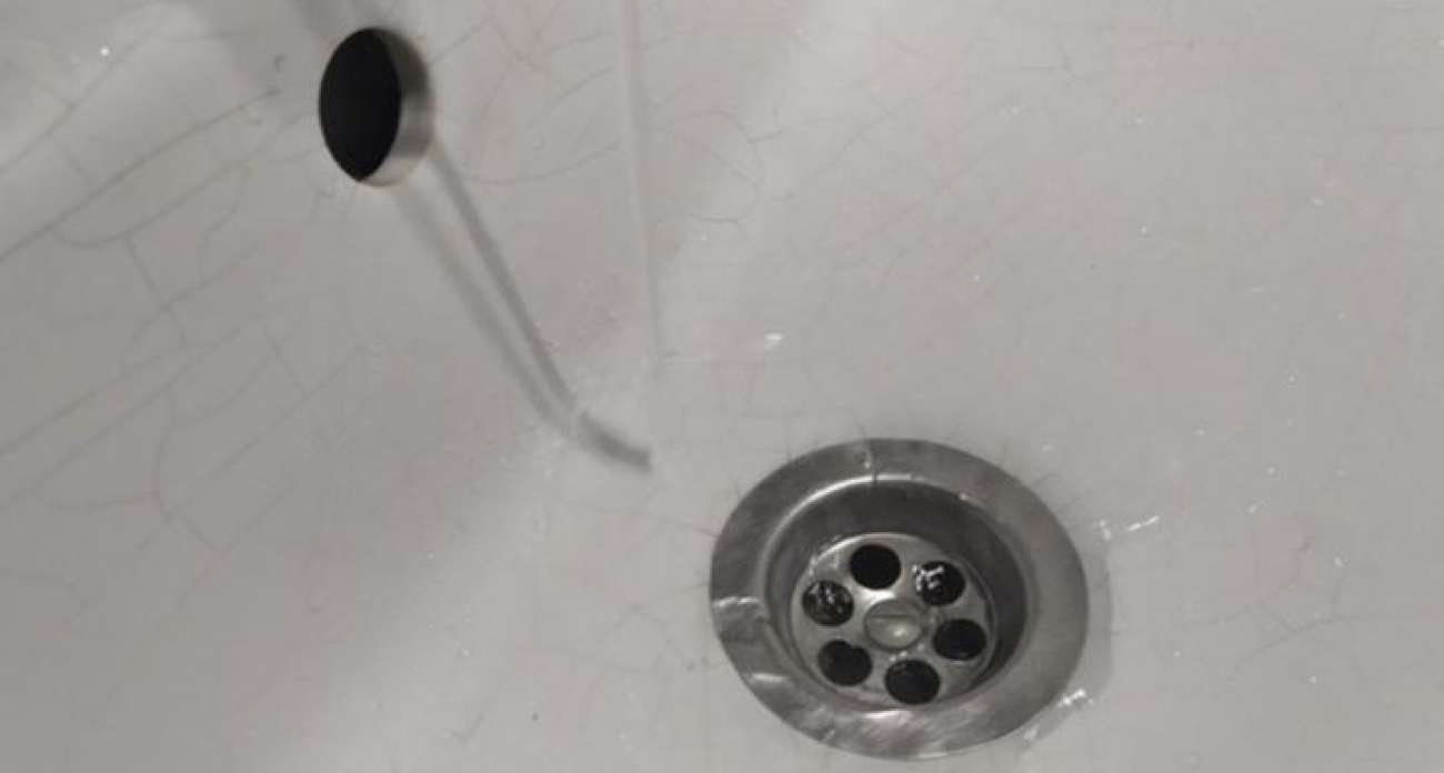 Авария на Шелковичной оставила без воды 20 улиц Саратова до утра 11 декабря