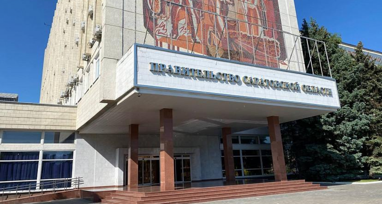 Саратовские чиновники отказываются от иностранных программ по указу Путина