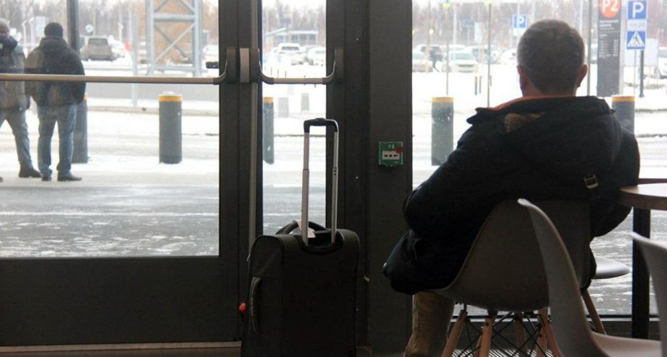 Рейсы «Победы» и «России» застряли в Саратове: самолеты перенаправили в Самару и Казань