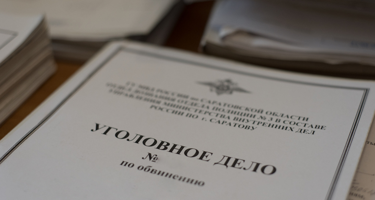 37-летняя жительница Саратовской области порезала себя ножом и обвинила сожителя в нападении