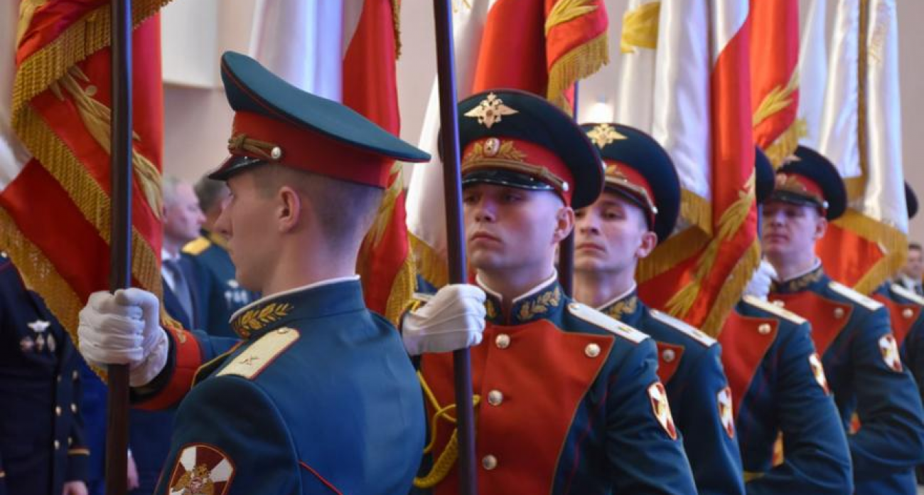 Губернатор Саратова на торжестве назвал Конституцию основой российского пути